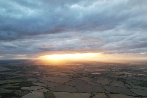 Dramatic Clouds over Blue Sky at British City of England UK Weather 스톡 사진