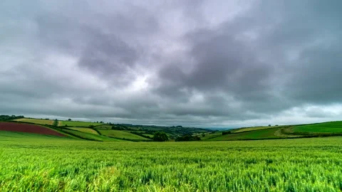 Dramatic clouds over the fields in Time Lapse, Devon, England Stock-Footage 156005426