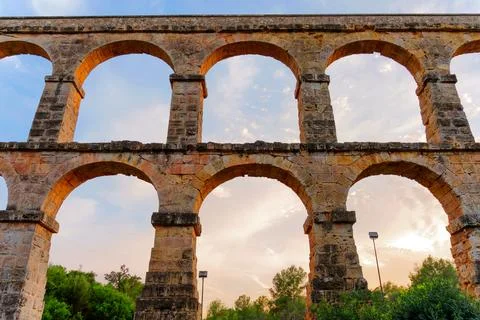 Dramatic Clouds Over Roman Aqueduct in Tarragona, Spain 스톡 사진