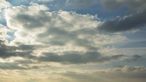 Dramatic clouds time lapse Stockbeeldmateriaal 106359728