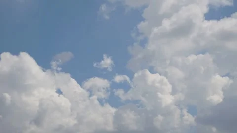 Dramatic Clouds Timelapse in Motion Video stock 334680110