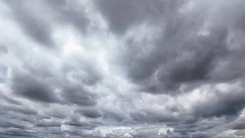 Dramatic Cloudscape Timelapse with Blue Sky Patches 스톡 동영상 339070617