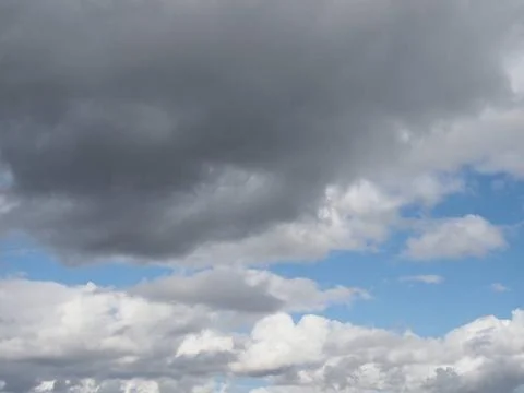 Dramatic cloudy sky background dramatic overcast stormy sky cloudscape wit... 스톡 사진