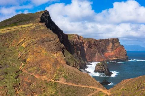 Dramatic Coastal Cliffs and Sea Stacks in Madeira Island Portugal Fotos Stock