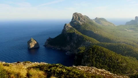 Dramatic Coastal Cliffs with Mediterranean Sea. Stock-Footage 306652000
