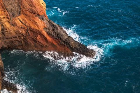Dramatic Coastal Cliffs with Turquoise Waves Madeira Portugal Fotos Stock
