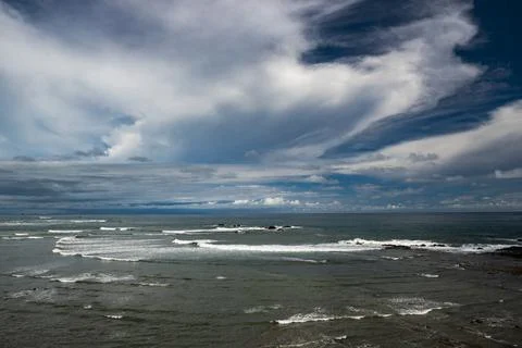 Dramatic coastal landscape at with clouds and ocean at Dominical, near Uvita, Stock Photos