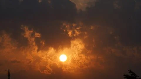 Dramatic Colorful Sunset or Sunrise Sky. Clouds with Sunrays. Cloudscape Na.. 写真素材