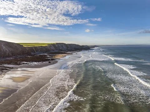 Dramatic Cornish beach landscape early morning in September 스톡 사진