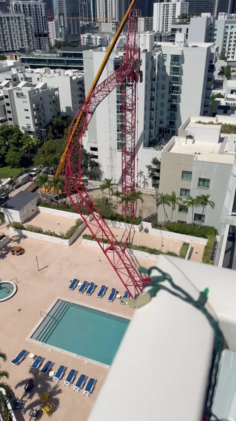 Dramatic Crane Collapse Caught on Camera in Brickell, Miami, Brickell, Miami, Fl 스톡 동영상 341887684