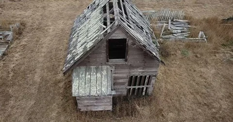 Dramatic crane shot of cabin Stock Footage 94462666