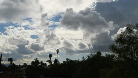  Dramatic Cumulus clouds form Billed and dissolve Stockbeeldmateriaal 118840073