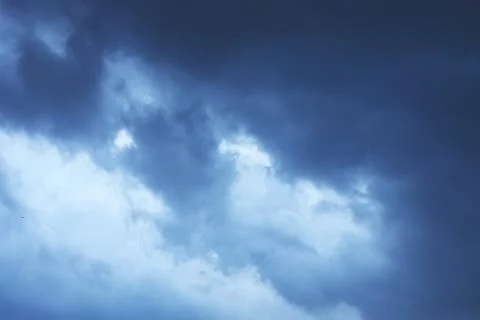Dramatic dark cloudy sky, natural photo background Foto stock
