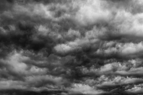 Dramatic dark sky and clouds. Cloudy sky background. Black sky before thunder Foto stock