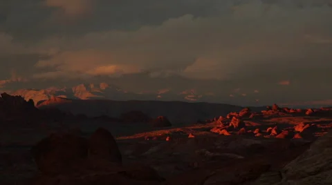 Dramatic Desert Mountain Storm and Sunset 動画素材 46130675