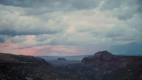Dramatic Dusk Landscape Shot in New Mexico Vídeos de archivo 277729346