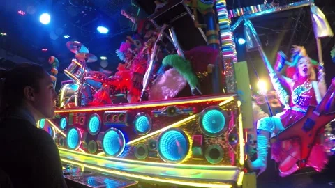 Dramatic &amp; Electric Robot Restaurant Show.  Electric carnival with Robots Stockbeeldmateriaal 149322327