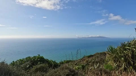 Dramatic Escarpment Track Walk on Kapiti Coast  Stunning Views of Kapiti Is.. Stock-Footage 285134694