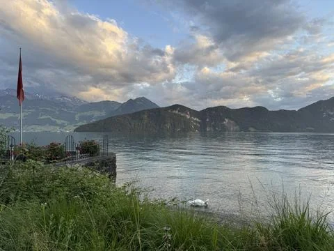 Dramatic Evening Clouds over Lake Lucerne Foto stock