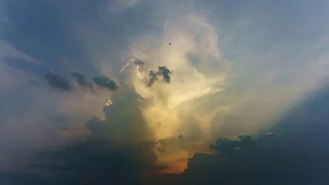 Dramatic Evening Clouds Timelapse 動画素材 75889451