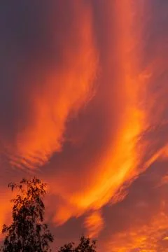 Dramatic fiery sky sunset cloudscape at dusk 스톡 사진