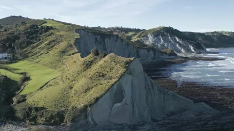 Dramatic flysch formations on Sakoneta beach in Basque Country, Spain 스톡 동영상 334248487