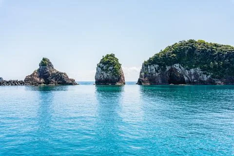 Dramatic karst limstone in the coast of Pacific Ocean in Nachikatsuura, Wak.. Stock-Fotos