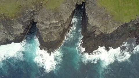 Dramatic landscape of Faroe Islands viewed from above. Vidéo 125333527
