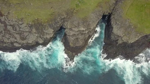 Dramatic landscape of Faroe Islands viewed from above. Vidéo 125334022