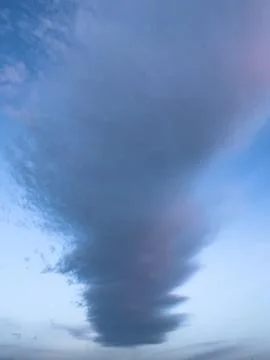 Dramatic Lenticular Cloud Formation in Blue Sky 写真素材