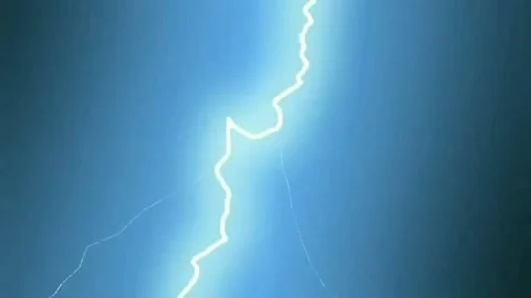 Dramatic Lightning Bolts Flashing in Dark Stormy Night Sky. Stockbeeldmateriaal 332551884