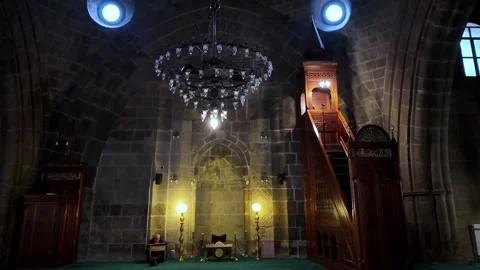 Dramatic Low Angle Perspective of the Grand Circular Chandelier in Erzurum Ulu Видео 330983641