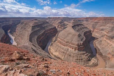 Dramatic Meanders in a Desert Canyon Stockfoto's