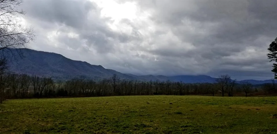Dramatic Mountain Pasture Sky Foto stock