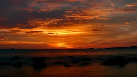 Dramatic ocean sunrise Video stock 76490137