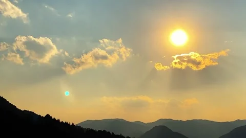 Dramatic Orange Sunrise over Ailao Mountains Yunnan Timelapse 動画素材 332183772