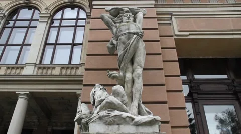 Dramatic outdoors statue sculpture 스톡 동영상 62150144