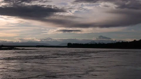 Dramatic Panoramic View Of Denali Beyond River At Sunset 스톡 동영상 170165807