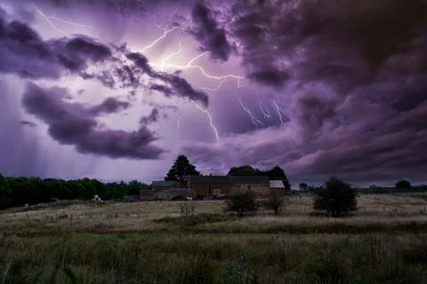 Dramatic Purple Lightning Storm Stock-Fotos