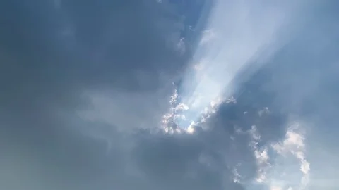 Dramatic rays of sunlight 스톡 동영상 116811158