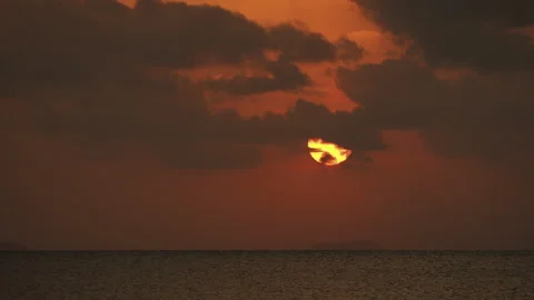 Dramatic red sunset over Lipa Noi beach. Koh Samui, Thailand. Stock Footage 329677079