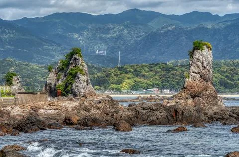 Dramatic rock formations on the coast of Pacific Ocean in Nachikatsuura, Wa.. Stock-Fotos