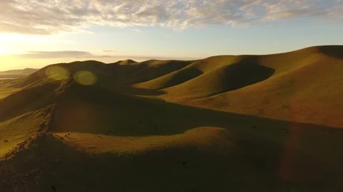 Dramatic Rolling Hills Of Central California at Sunrise Vídeo Stock 146550584