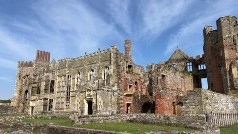 Dramatic ruins in England - ancient medieval castle Stock-Footage 312492243
