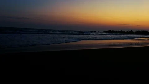 Dramatic sea sunset. A burning sky and shining golden waves Vídeos de archivo 239975841