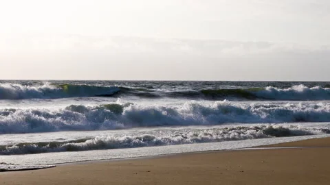 Dramatic seascape. Stormy Pacific ocean on a cloudy overcast day Stock-Footage 243675527