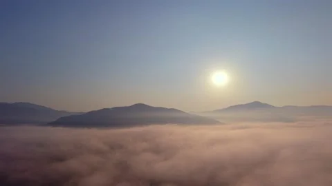 Dramatic Sky 4K Epic Sunset with God Rays over Mountain Silhouette 스톡 동영상 334303604