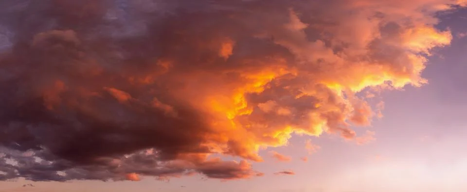 Dramatic sky with clouds. Mysterious abstract background. Foto stock