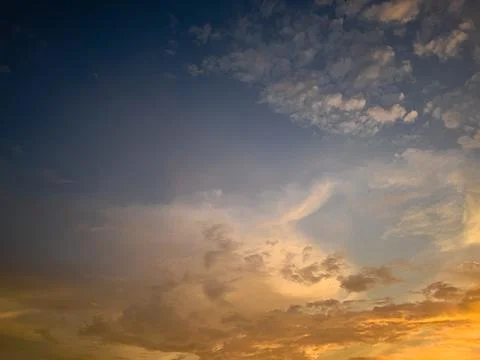 Dramatic Sky with Clouds at Sunset Stock-Fotos
