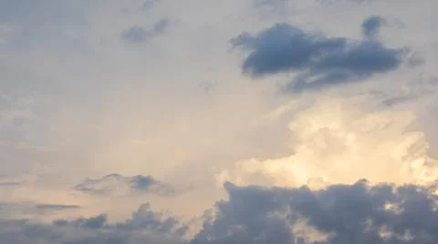 Dramatic Sky With Cumulus Clouds At Sunset 스톡 사진
